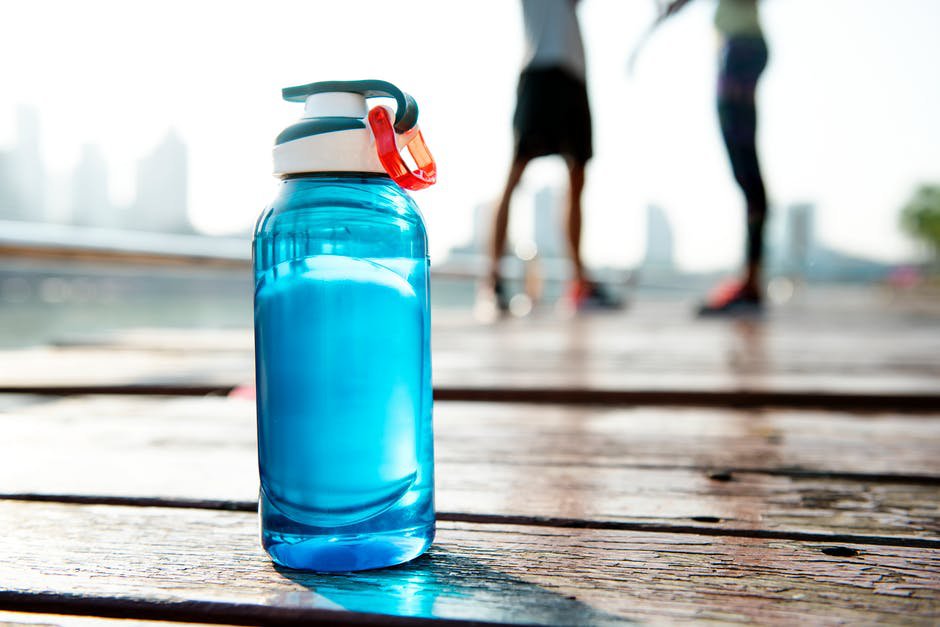 Looking for a Filtered Water Bottle? Here Are 10 of the Best Options